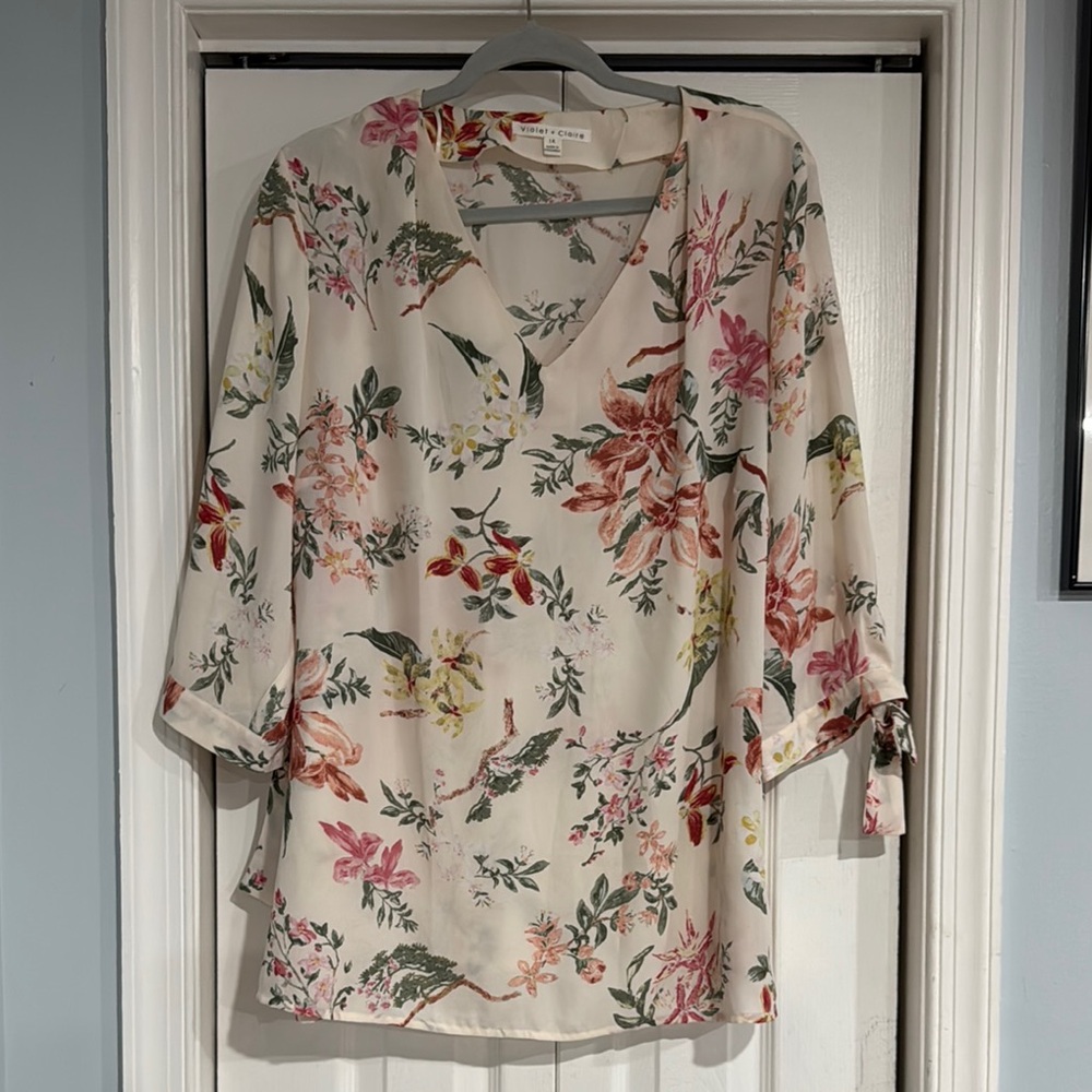 CAbi Cream Floral Blouse Relaxed Fit